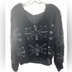 NWT Women soft Christmas knit pullover v-neck blouse loose. Fur like texture